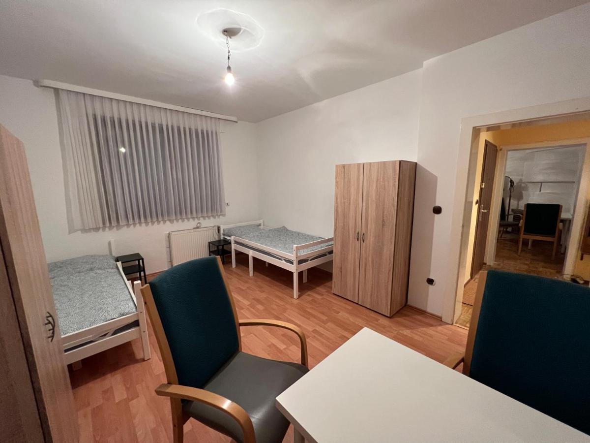 Duisburg Feelhome, Flughafen Nah,3-Schlafzimmer, Dusche Ebenerdig, Zentral, Wifi, Ground Floor Eksteriør billede