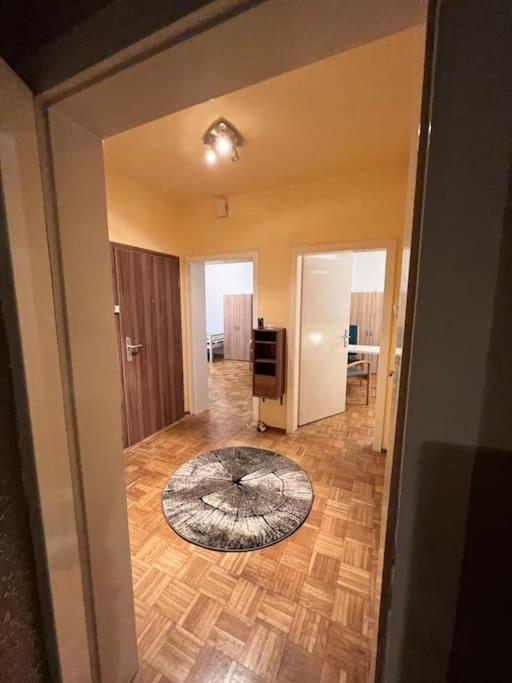 Duisburg Feelhome, Flughafen Nah,3-Schlafzimmer, Dusche Ebenerdig, Zentral, Wifi, Ground Floor Eksteriør billede